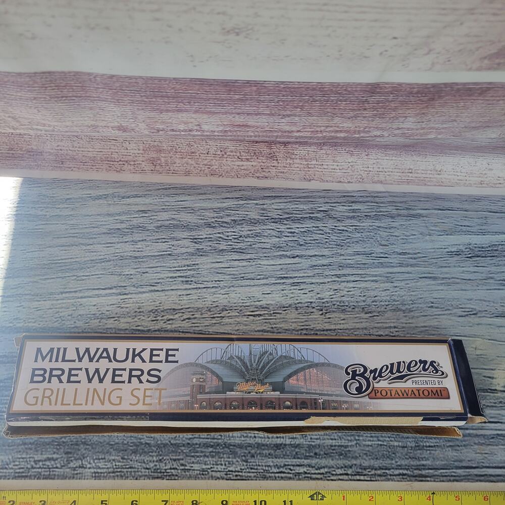 Milwaukee Brewers grilling set brush and tongs unused open box